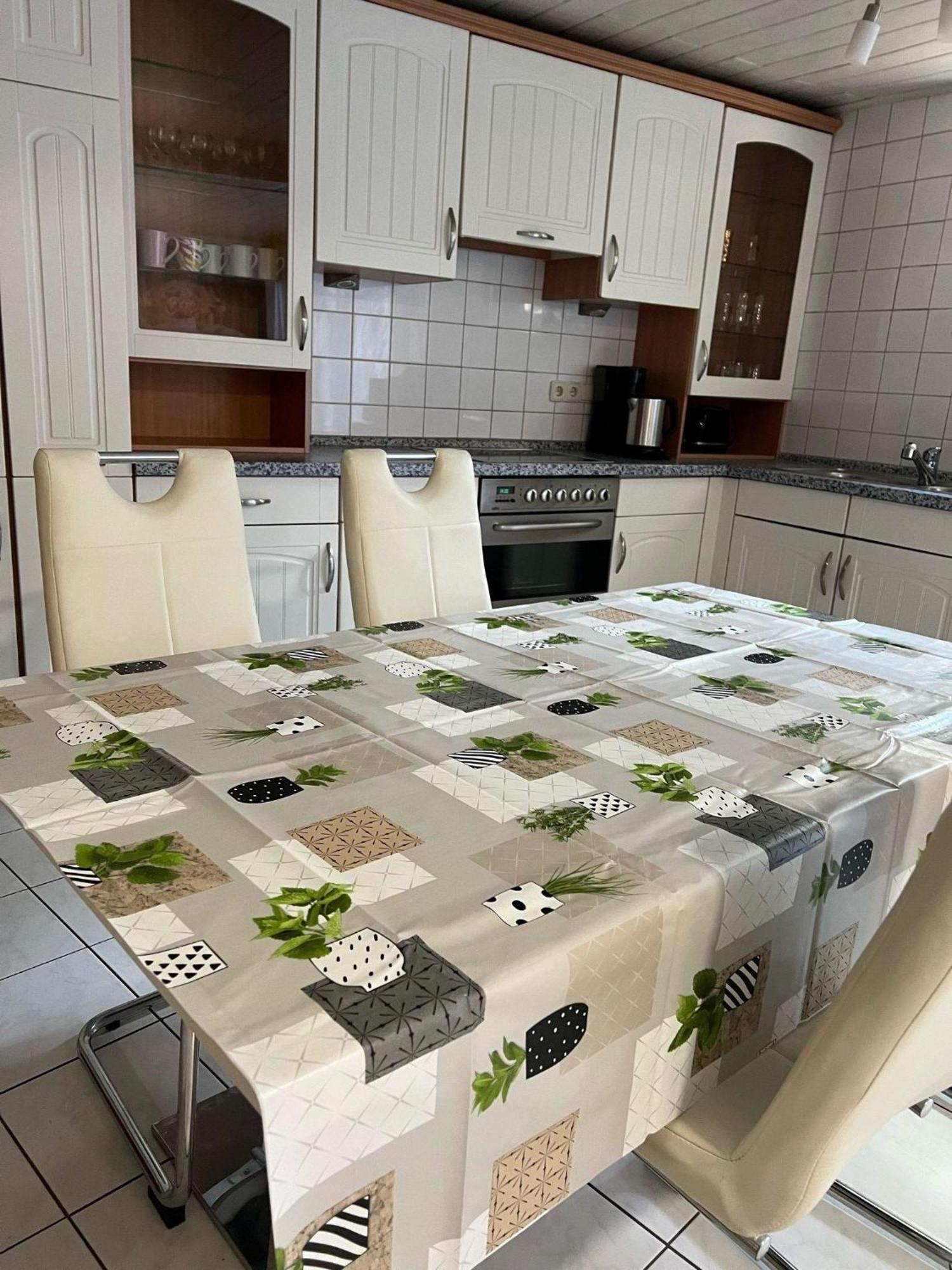 Linh'S Ferienwohnung Saarburg Esterno foto
